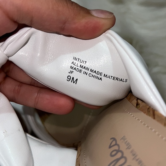 Charles By Charles David Women's Intuit Platform Heeled Sandals. Size 9 - Picture 8 of 10